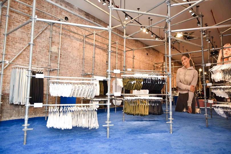 Calvin Klein s’allie à Amazon pour la mise en place de boutiques éphémères