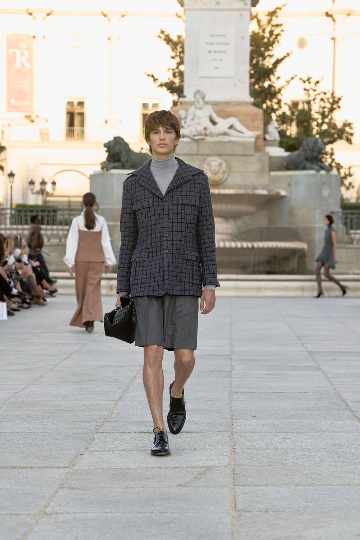 Diseño de García Madrid. Desfile inaugural de Madrid es Moda en la plaza de Oriente de Madrid, el sábado 13 de septiembre de 2025.