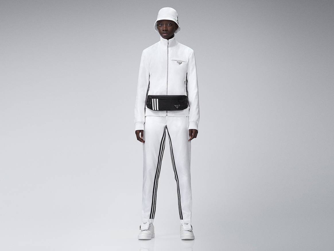 Photo Credits: Colección colaborativa de Prada y Adidas fabricada a partir de la fibra sostenible Re-Nylon de Prada. Adidas, fotografía de cortesía.