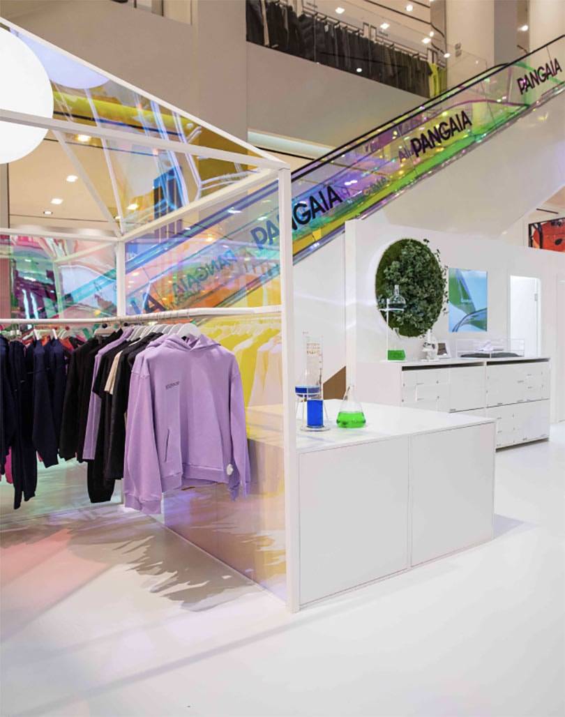 В ДЛТ открылся pop-up Pangaia