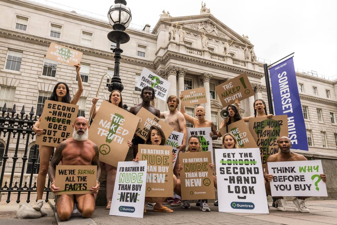 Gumtree protesting outside of LFW SS24.