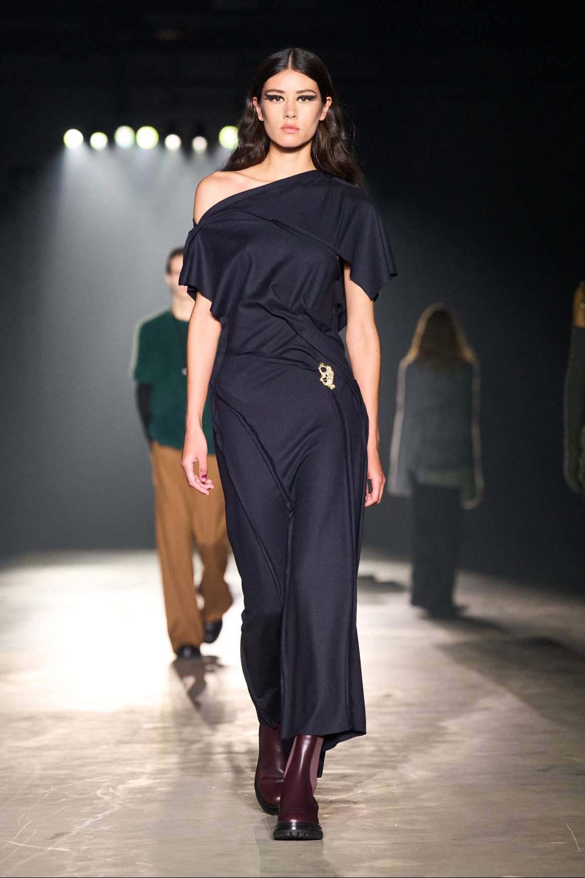 'Barritone Blue' bei Jason Wu FW24/25.