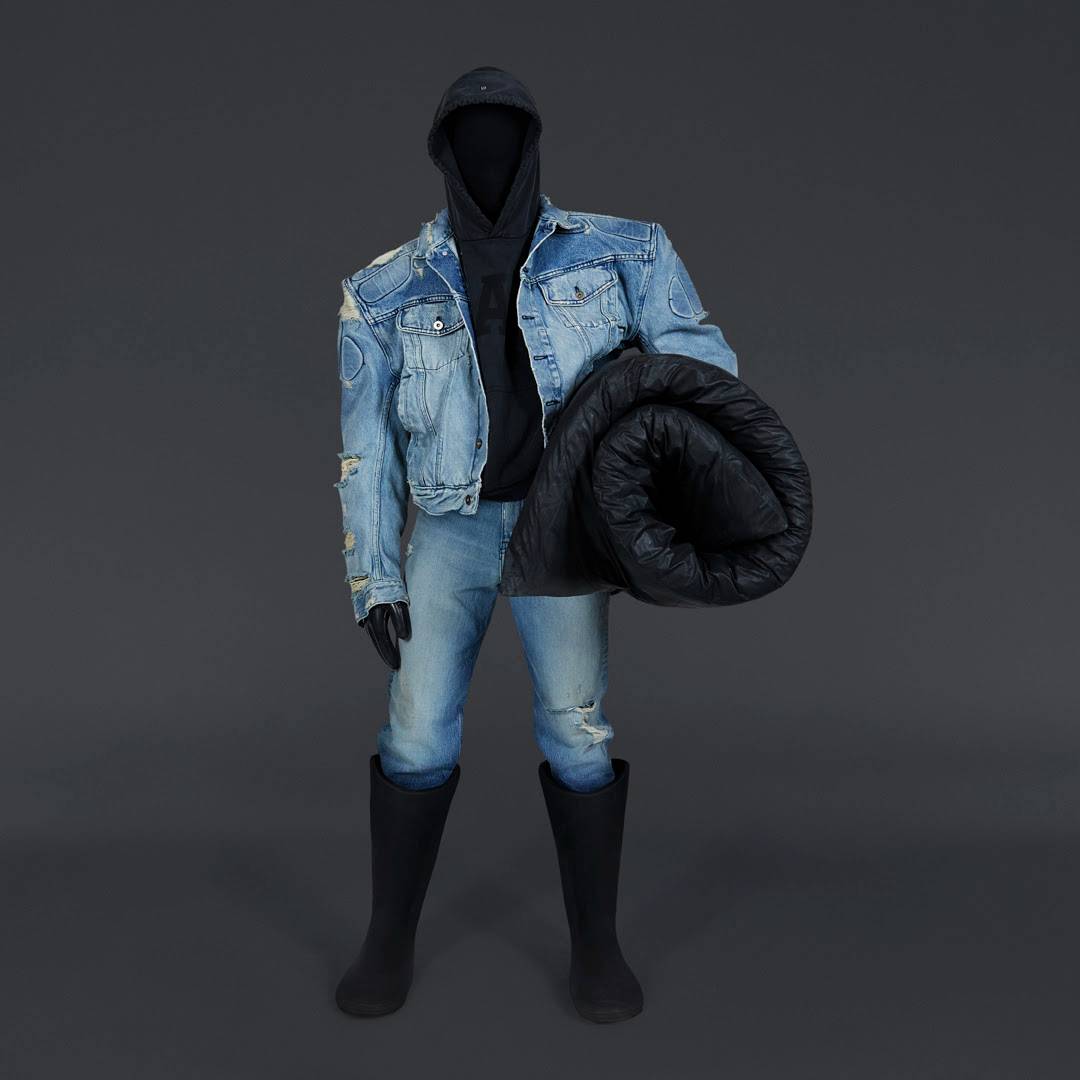 « Yeezy Gap engineered by Balenciaga »