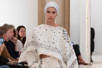 Vídeo: desfile de Alberta Ferretti SS26 en Milán