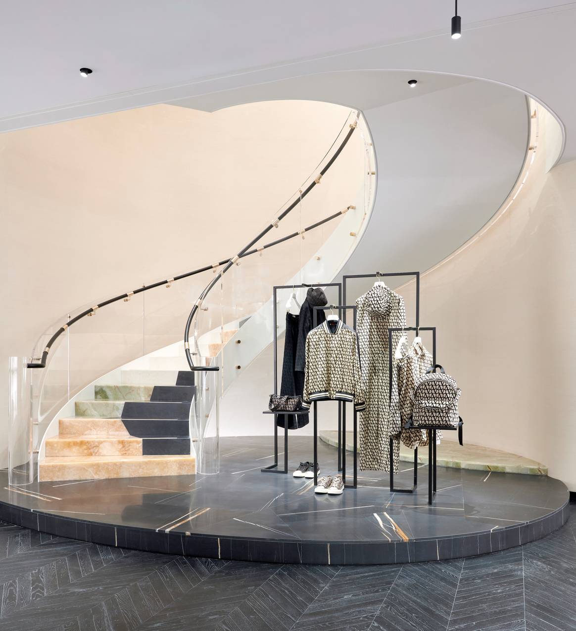 Flagship Valentino à Paris. Courtesy of Valentino.