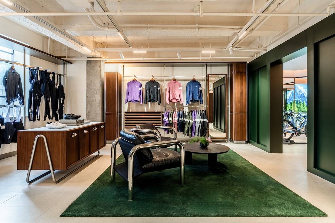 Das Interieur des neuen Stores von Rapha in Shanghai