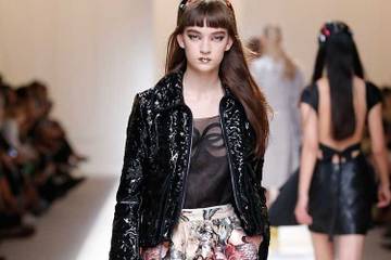 Mode à Milan: la vie en rose de Fendi, Prada en cinémascope