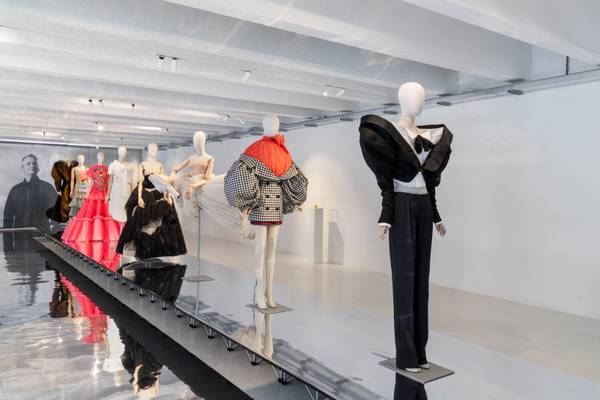 10 Corso Como celebra i 35 anni con "Viktor&Rolf. Spectrum", la prima mostra in Italia sul duo olandese
