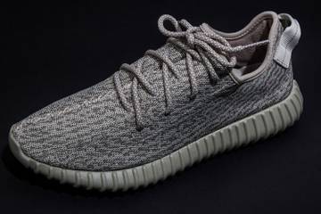 Nachtenlang kamperen voor een paar Yeezy Boost 350 sneakers