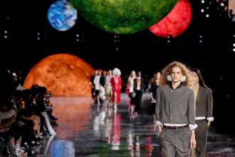 Chanel por Matthieu Blazy: elegancia con un toque de picardía