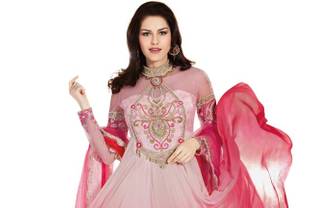 With fashion in focus, women the main target of ecom firms