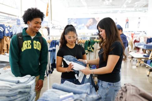 Old Navy raises 1.35 million dollars for Boys & Girls Clubs in five-day checkout...