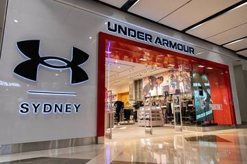 Under Armour hunde su cotización más de un -18 por ciento tras anunciar la salida de su CEO