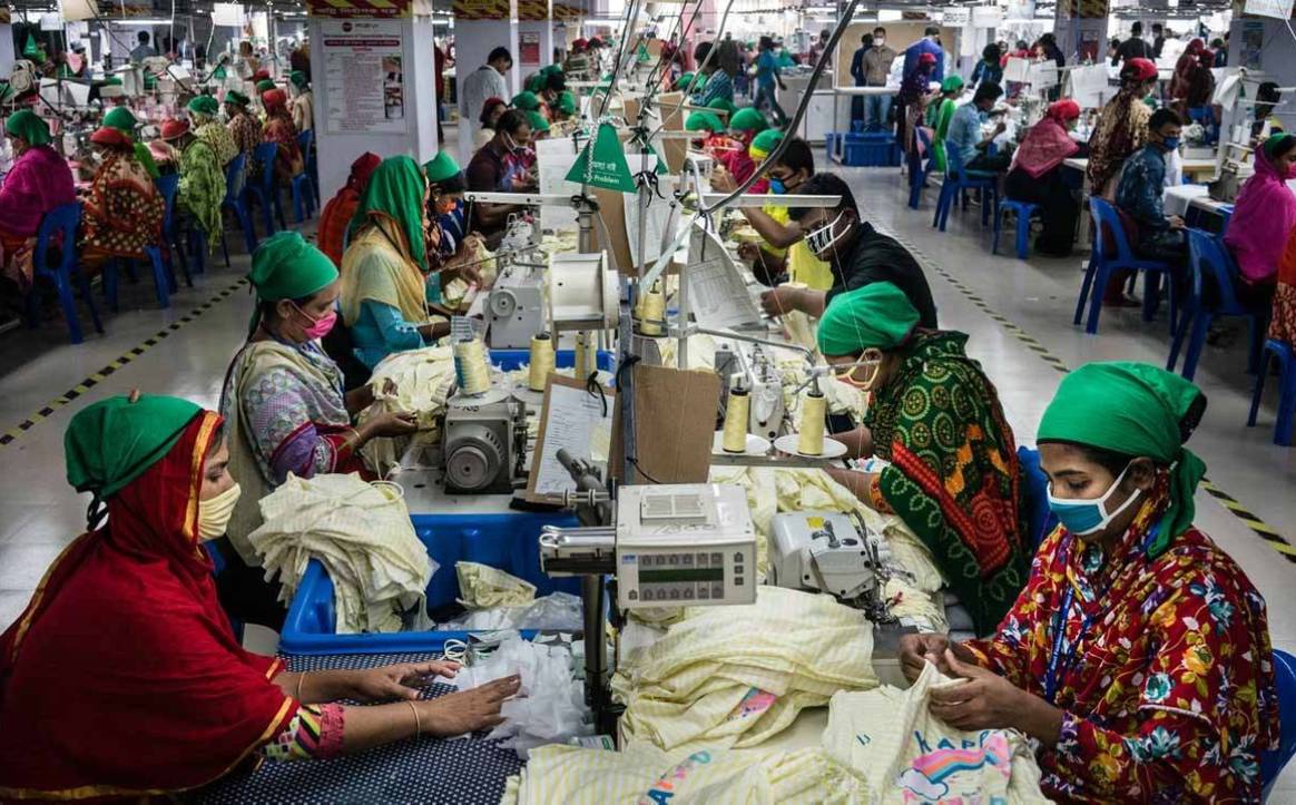 Image: textile workers. Credit: Clean Clothes Campaign, an organisation that fights to improve working conditions and the position of workers in the global clothing industry.