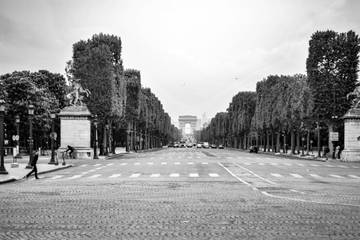 Champs-Élysées : toujours plus de visiteurs depuis la fin de la crise sanitaire 