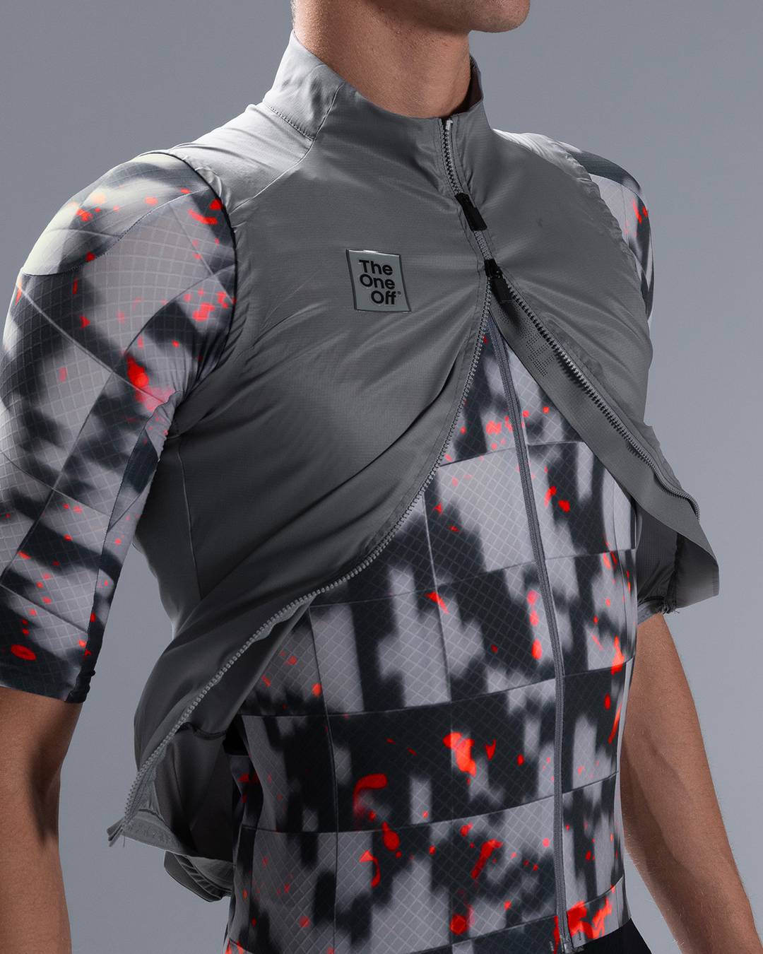 Fotografía de campaña de los primeros diseños de “The One Off”, la línea de diseño experimental de la deportiva Gobik.