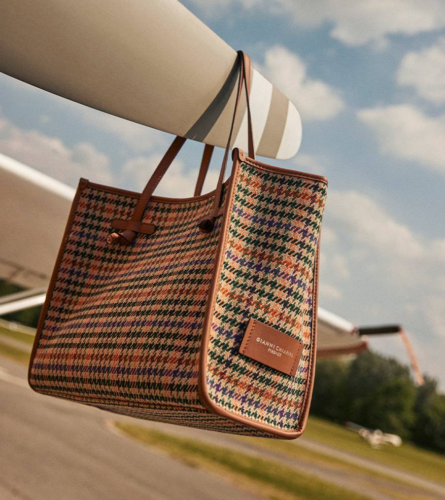 Imagen campaña Marcella bags de Gianni Chiarini