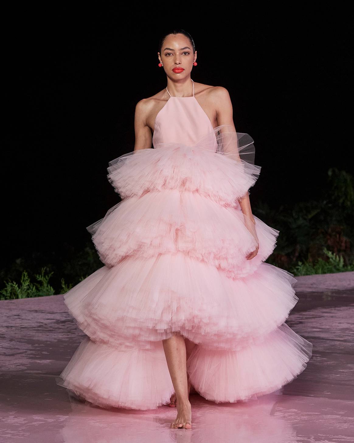Photo Credits: Carolina Herrera, desfile de presentación en Río de Janeiro de la colección Resort 2024. Spotlight Launchmetrics.