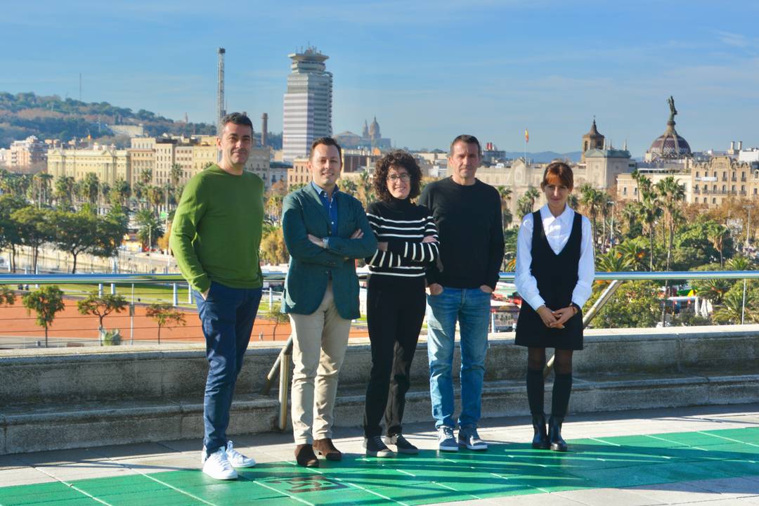 De izq. a dch.: Juan Baselga (Tech Barcelona), Xavier Rebés (TOUS), Marissa Costa (TOUS), Miquel Martí (CEO Tech Barcelona) y Blanca Sarrias (Tech Barcelona).