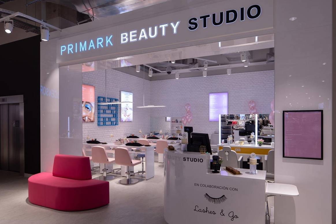 Así es el primer Primark de España con salón de belleza y cafetería
