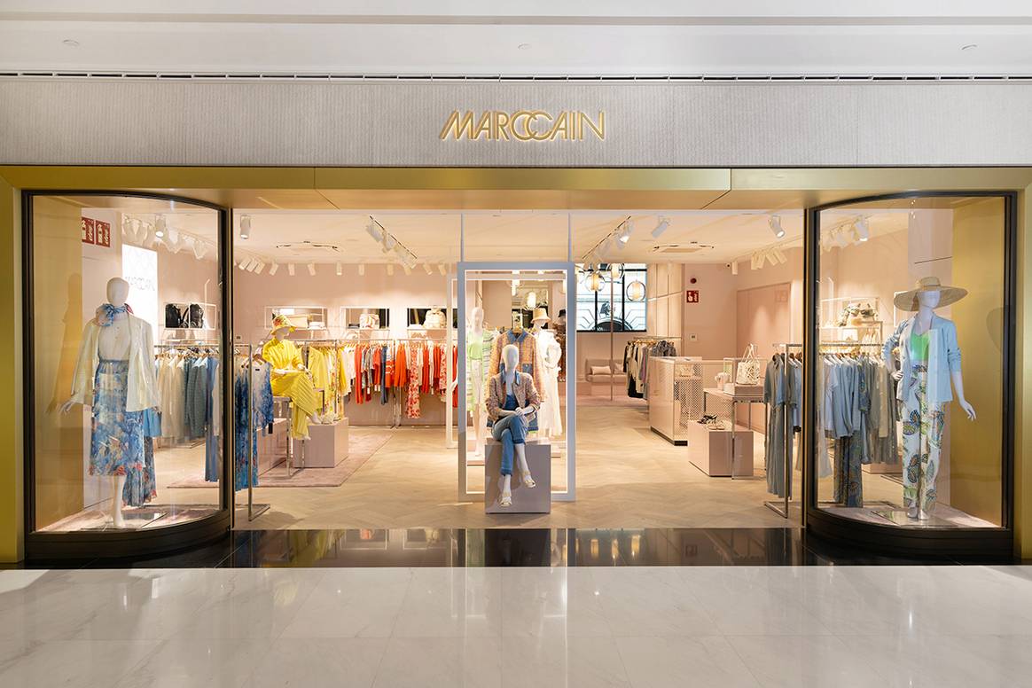 Tienda de Marc Cain en el interior de la Galería Canalejas de Madrid (España).