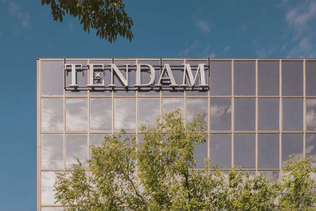 Exterior de la sede central de Tendam en Madrid (España).