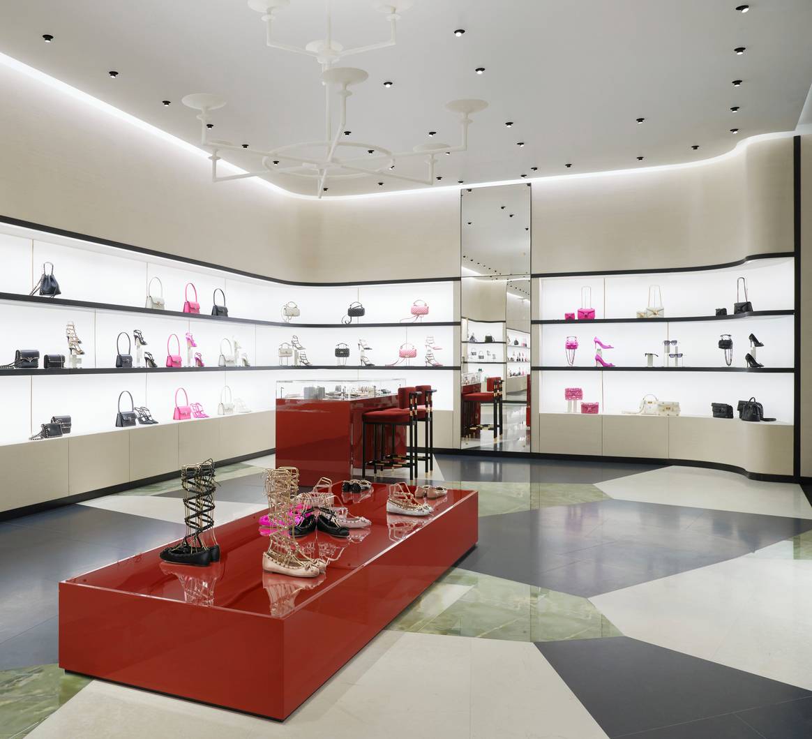 Flagship Valentino à Paris. Courtesy of Valentino.