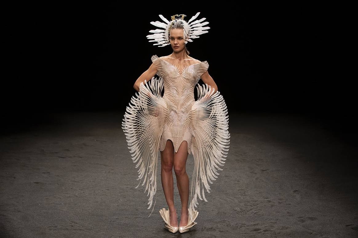 Iris van Herpen inspired by fungi for haute couture collection