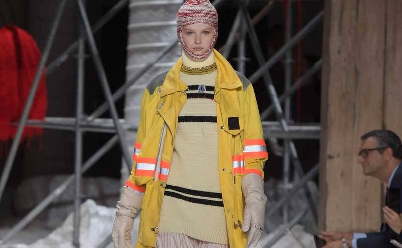Cagoule, Far West et jaune safran: les tendances de la mode pour l'hiver prochain