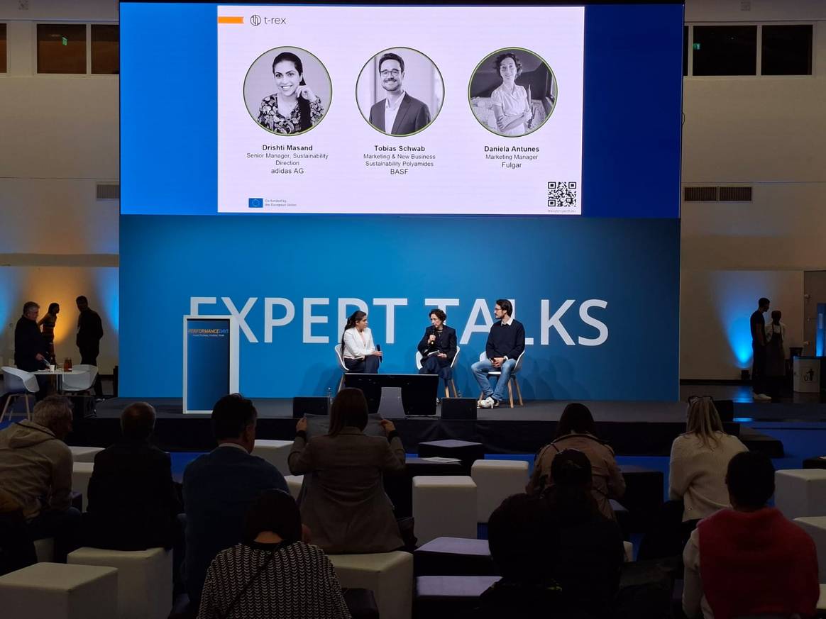 Die Diskussionsrunde zu T-Rex mit Vertreter:innen von Fulgar, Adidas und  BASF.