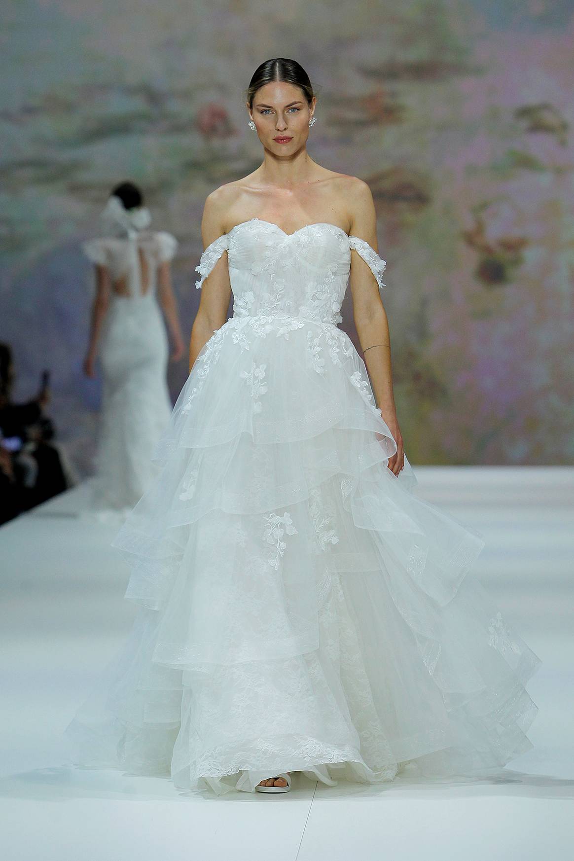 Photo Credits: Colección Marchesa for Pronovias 2023.