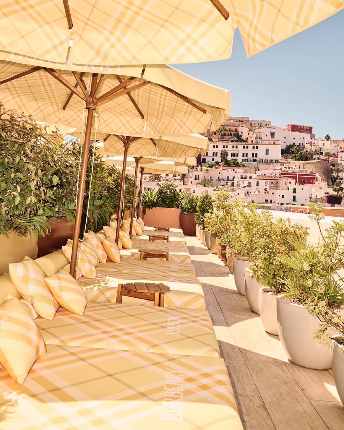“Takeover” de Burberry en el The Standard de Ibiza.