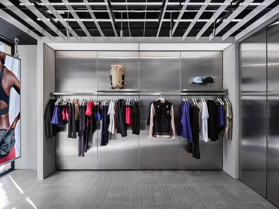 Tienda de On en el número 17 de la calle de Serrano de Madrid (España).