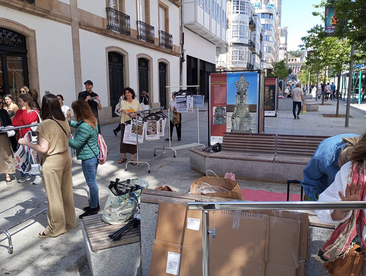 Acción reivindicativa en La Coruña (Galicia) de las dependientas y de los trabajadores en tienda de Inditex, el sábado 1 de junio de 2024.