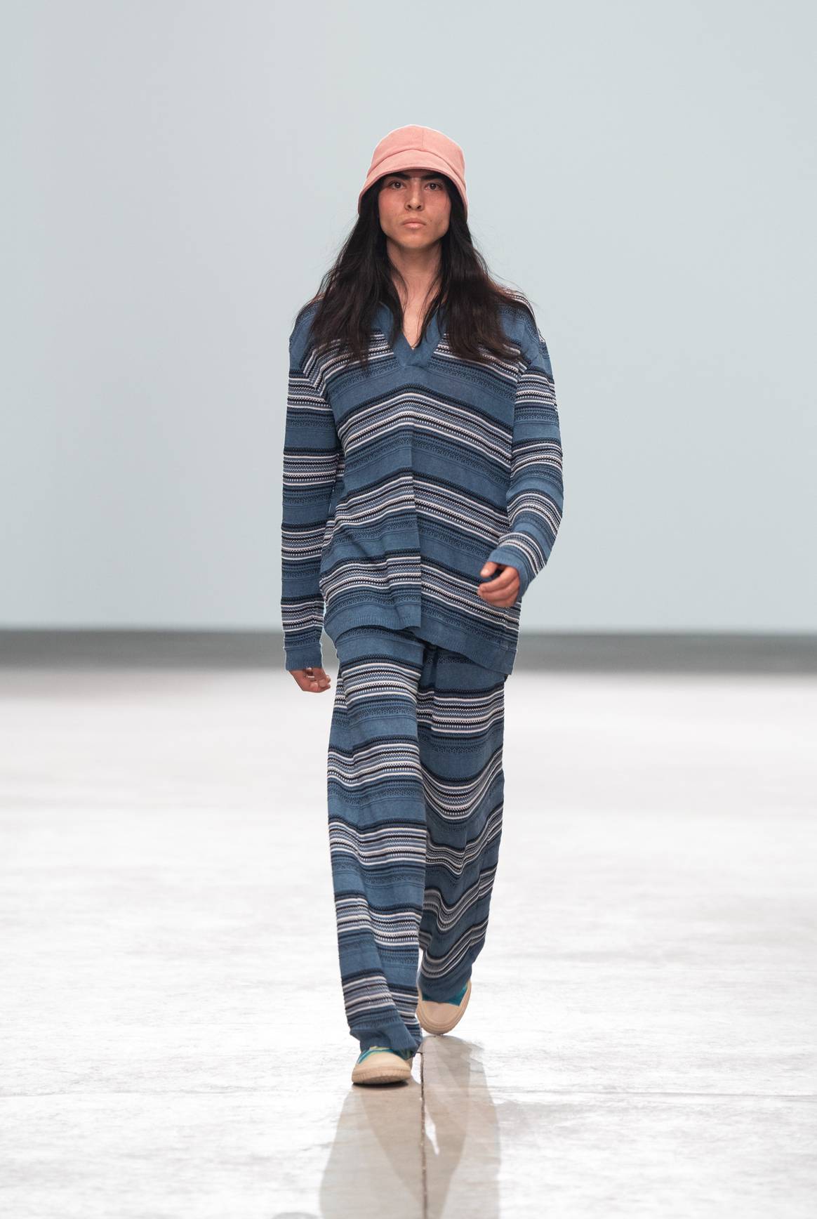 Semiótica presenta un juego visual en sus piezas, despertando curiosidad, movimiento y sensación de tacto incluso a la distancia.