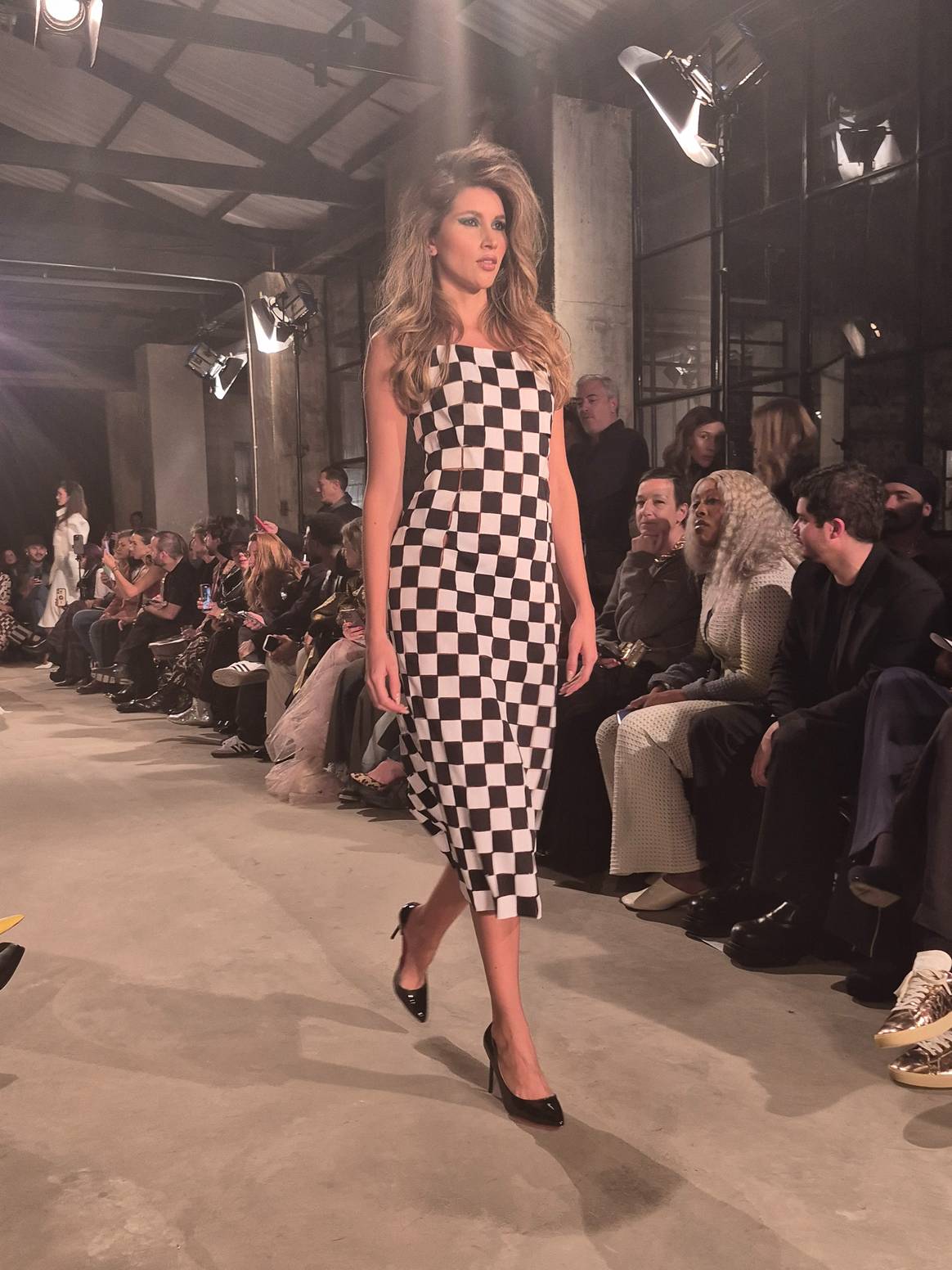 uque inaugura la pasarela de la Bogotá Fashion Week 2025.