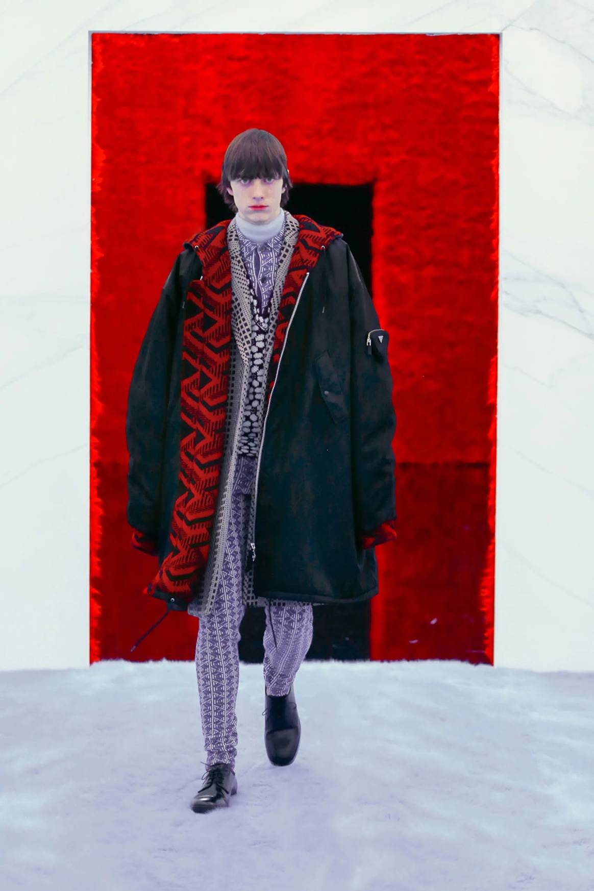 Prada ahonda en su dualismo con una colección de “bodys” masculinos durante la Milan Fashion Week