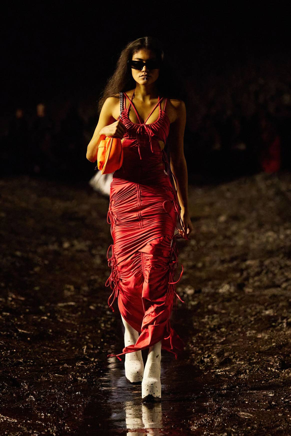 Photo Credits: Balenciaga, desfile de presentación de la colección prêt-à-porter para hombre y mujer para Verano 2023.