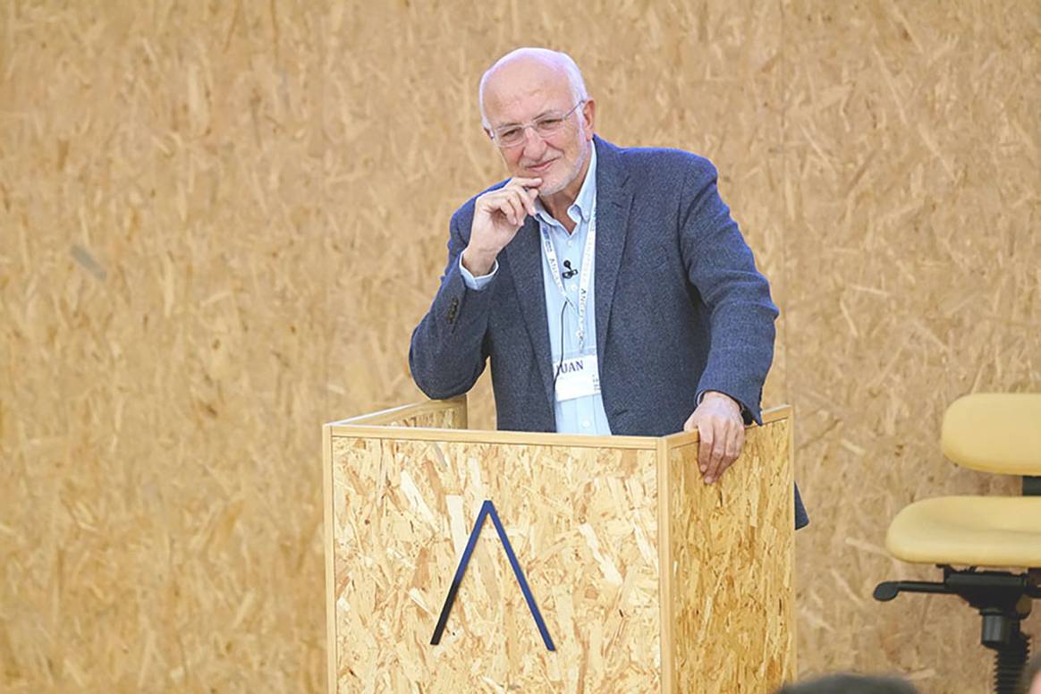 Photo Credits: Juan Roig, presidente de Mercadona e impulsor del polo de emprendimiento Marina de Empresas, integrado por Lanzadera, la escuela de empresariales Edem y la sociedad de inversión Angels.