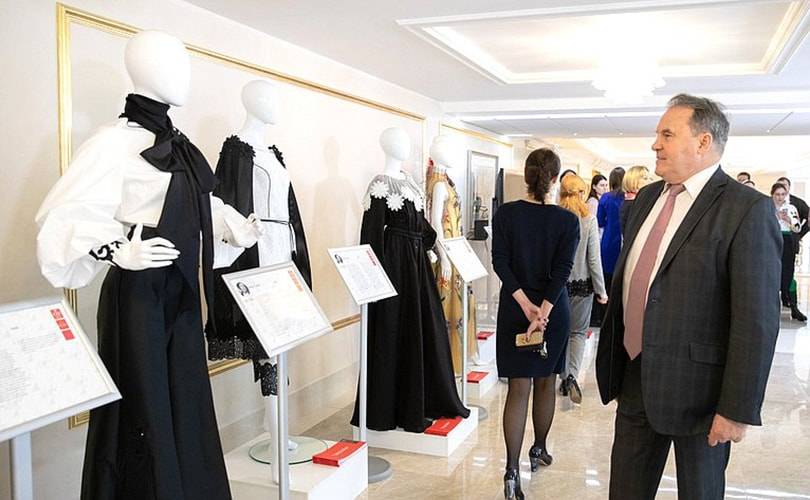В Совете Федерации проходит выставка российских дизайнеров: фото