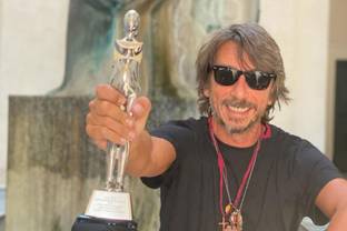 Pierpaolo Piccioli, mejor diseñador de moda femenina del año en los CFDA Fashion Awards