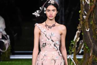 LVMH to take over Christian Dior Couture for 6.5 billion euros