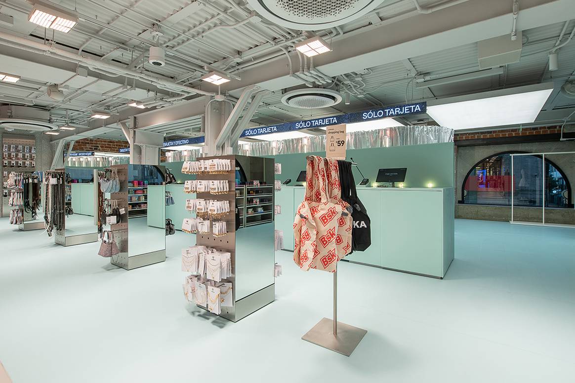 Tienda de Bershka en la avenida Francisco I. Madero de Ciudad de México (México).