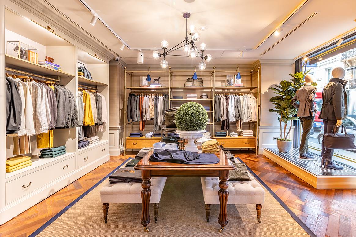 Tienda de Hackett en el úmero 24 de la rue Marbeuf de París (Francia).