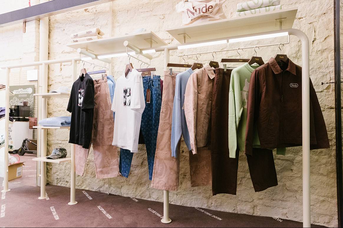 Photo Credits: Interior de la nueva tienda de Nude Project en el 37 del carrer de la Canuda de Barcelona. Fotografía de cortesía.