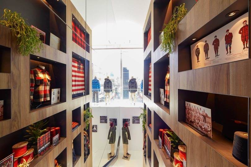 Zien: Woolrich opent flagshipwinkel in Aoyama , Japan