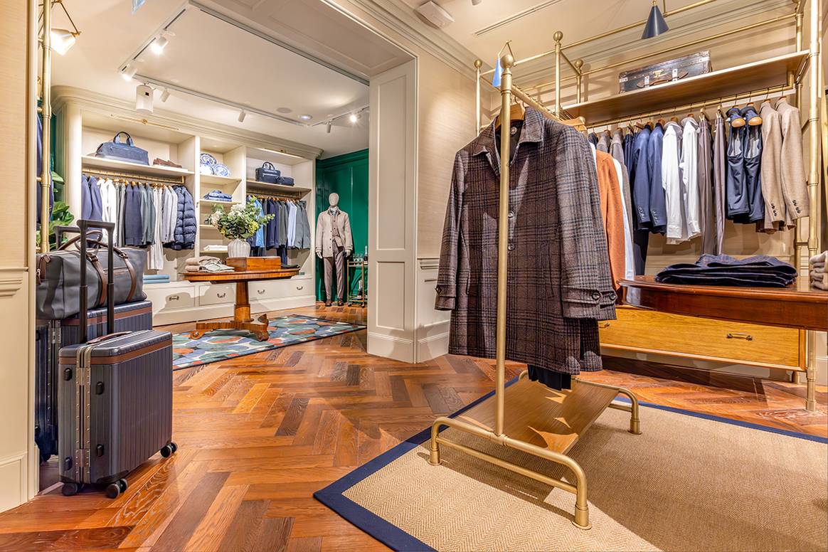 Tienda de Hackett en el úmero 24 de la rue Marbeuf de París (Francia).