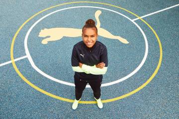 Puma eröffnet Sportplatz mit Fußballerin Nikita Parris 