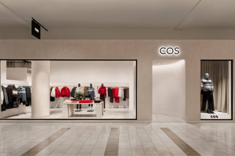 COS Bellevue store exterior