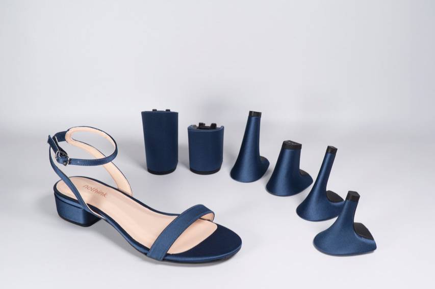 Il modello Hollywood in raso azzurro